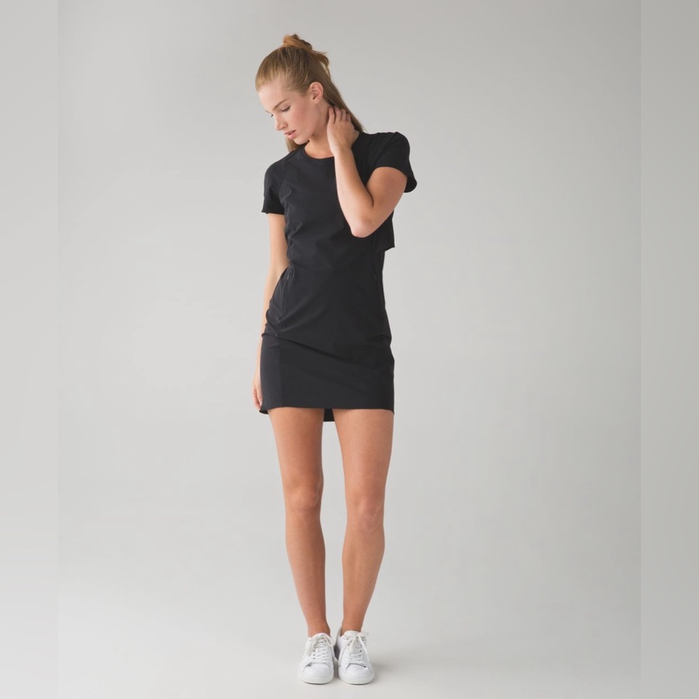 Lululemon dress size 4